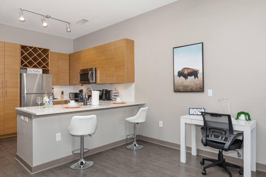 Chic Uptown Unit With Gym, Pool Appartement Charlotte Buitenkant foto